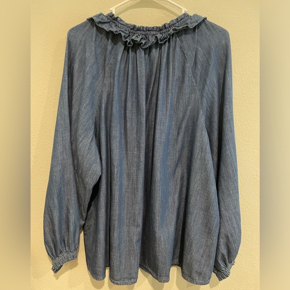 Women’s Dip Chambray Blue Peasant Blouse in Size 3x - Picture 5 of 5